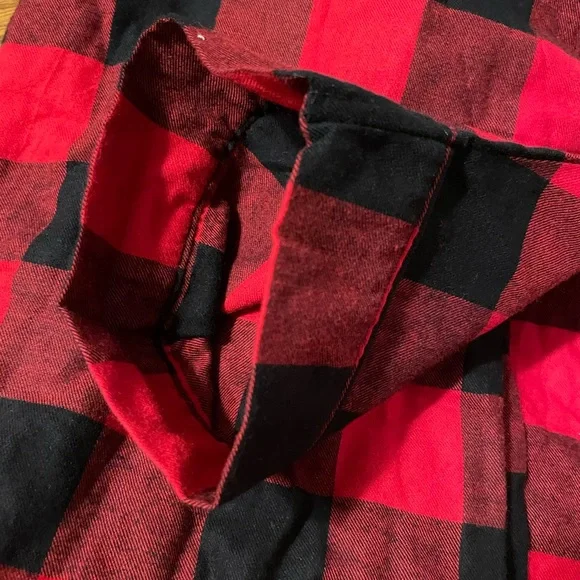 Christmas pjs 
 Buffalo Plaid 2 pc sleep wear - Picture 12 of 15